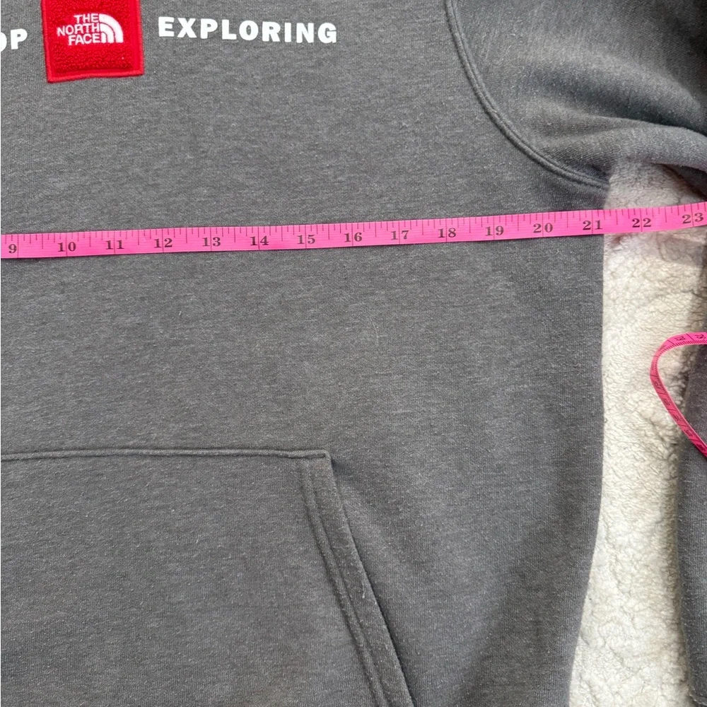 The North Face Men’s‎ Gray Pullover Hoodie Never Stop Exploring Logo Size Medium